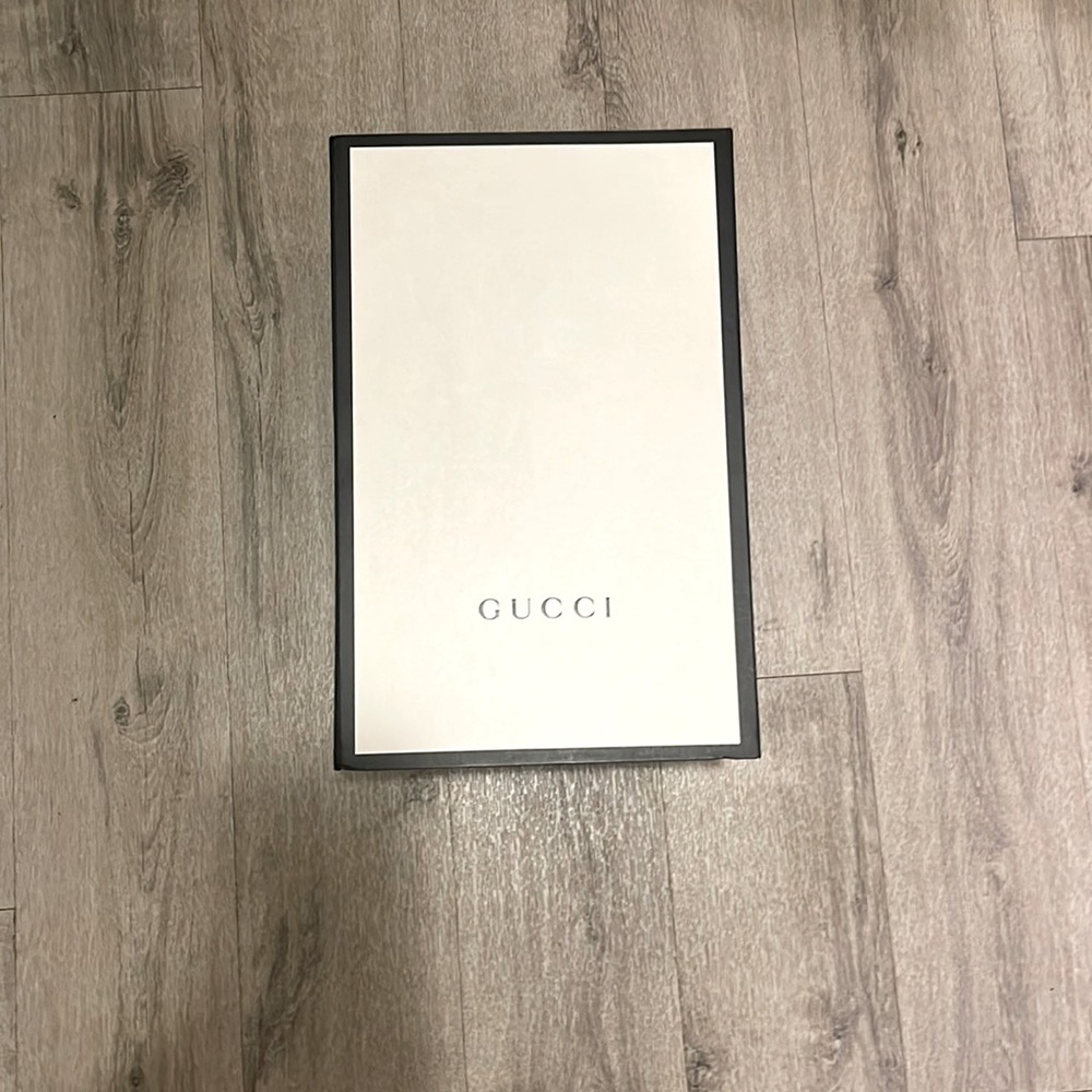 XL empty Gucci gift box